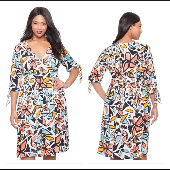 Eloquii Dresses & Skirts - Eloquii Abstract Printed Wrap Dress